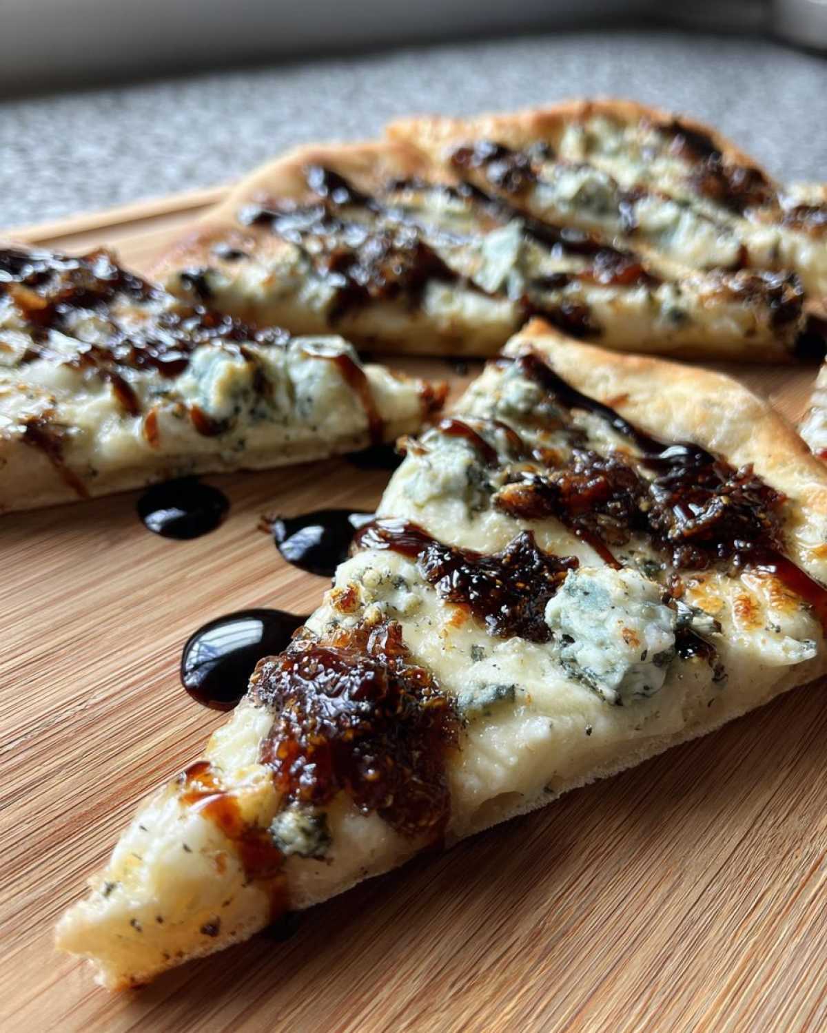 Blue Cheese & Fig Flatbread - detail 1