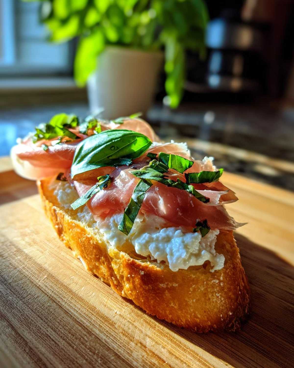 Burrata & Prosciutto Crostini - detail 4