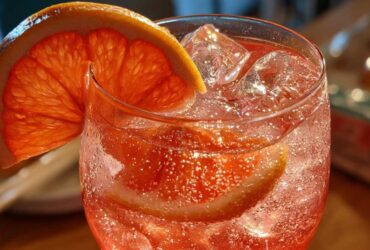 Grapefruit Campari Spritz