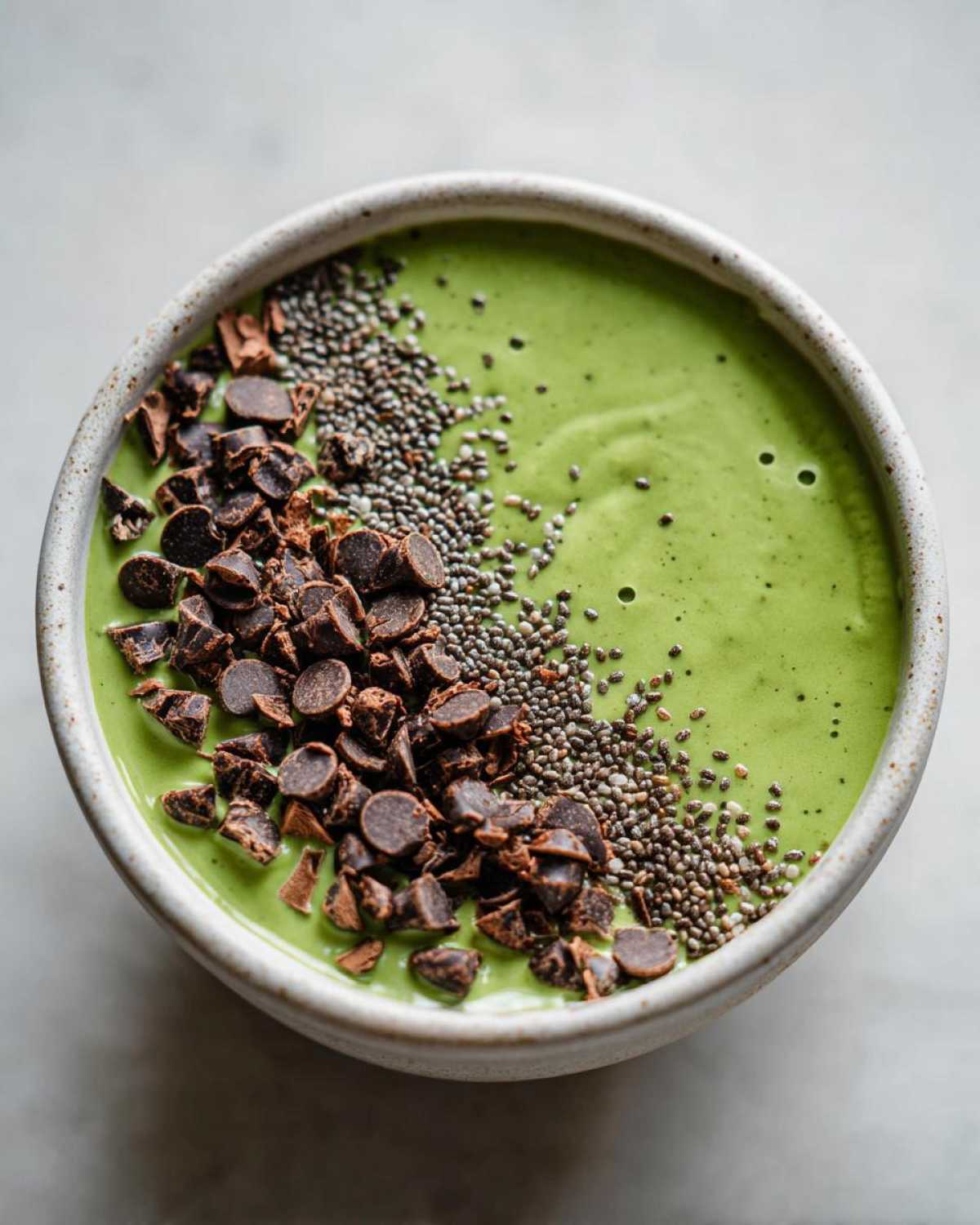 Mint Chocolate Chip Smoothie Bowl - detail 2