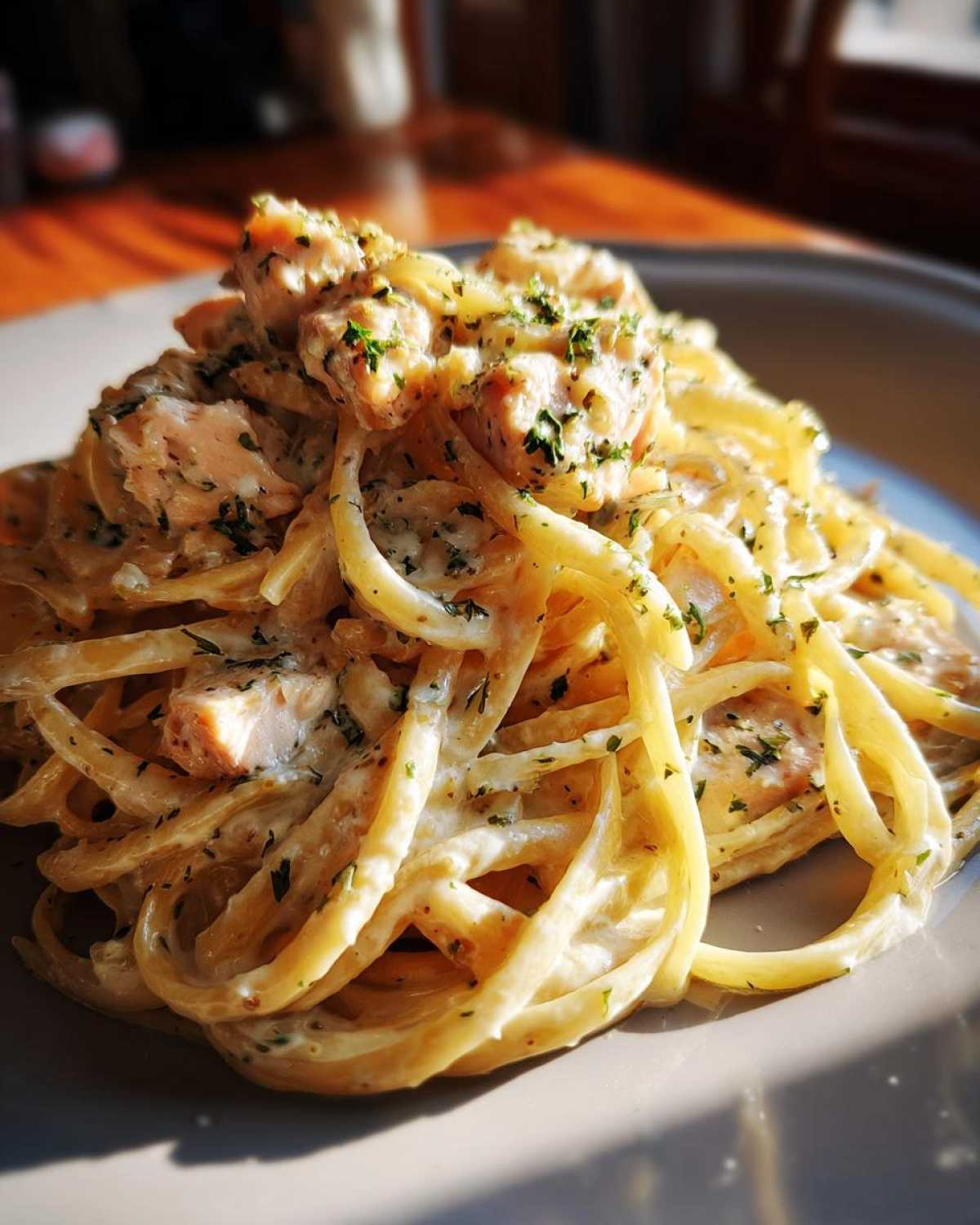 Creamy Chicken Alfredo Linguine - detail 1