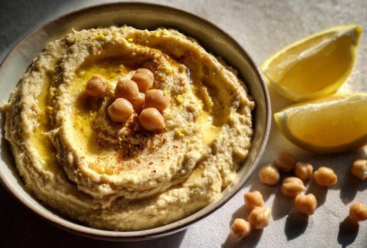 Lemon Garlic Hummus Dip