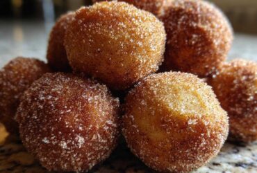 Cinnamon Sugar Pumpkin Donut Holes (Baked)
