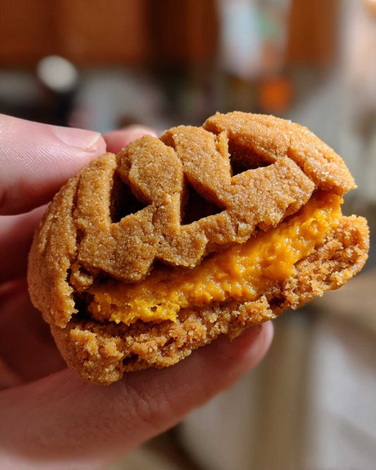 Jack-O’-Lantern Stuffed Cookies (Pumpkin Spice Filling) - detail 3