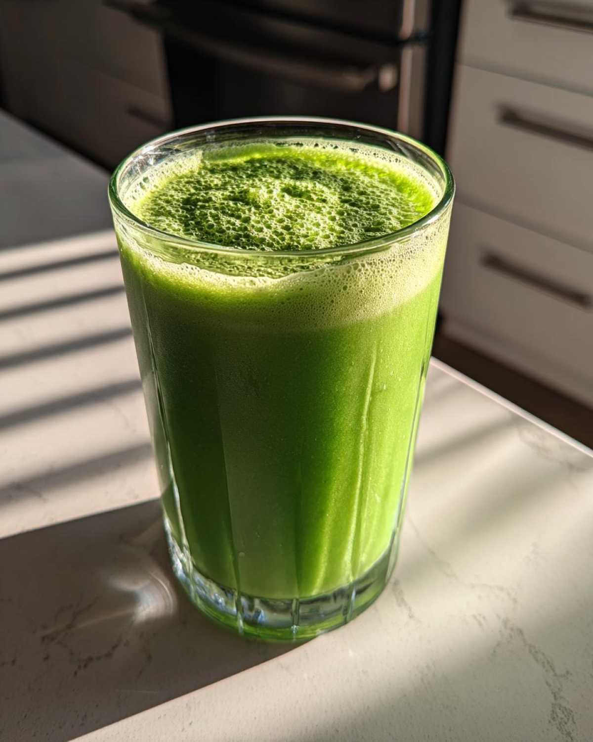 Minty Green Monster Smoothie (Healthy Morning Boost) - detail 4