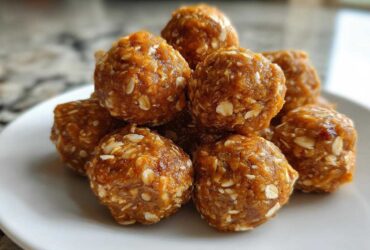 Pumpkin Spice Energy Bites (No-Bake Snack)