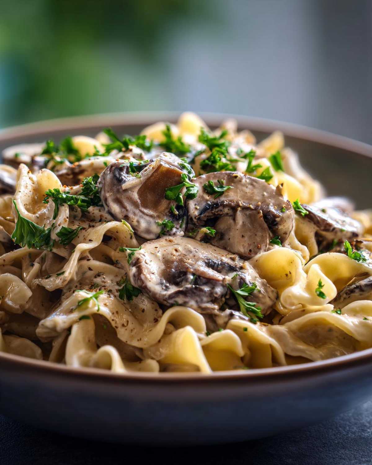 Vegan Creamy Mushroom Stroganoff - detail 3
