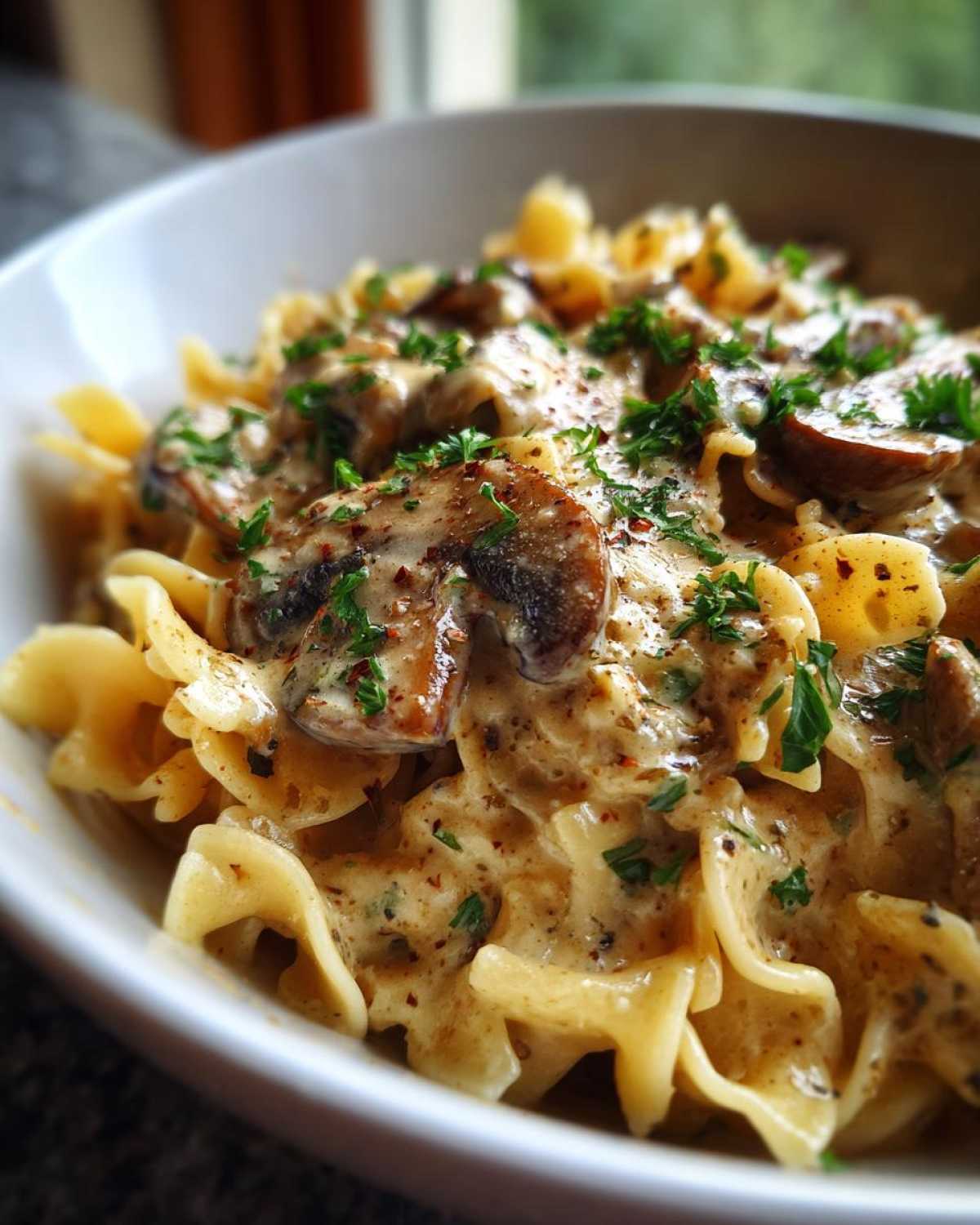 Vegan Creamy Mushroom Stroganoff - detail 2