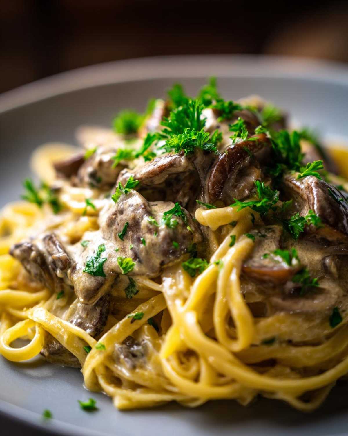 Vegan Creamy Mushroom Stroganoff - detail 4