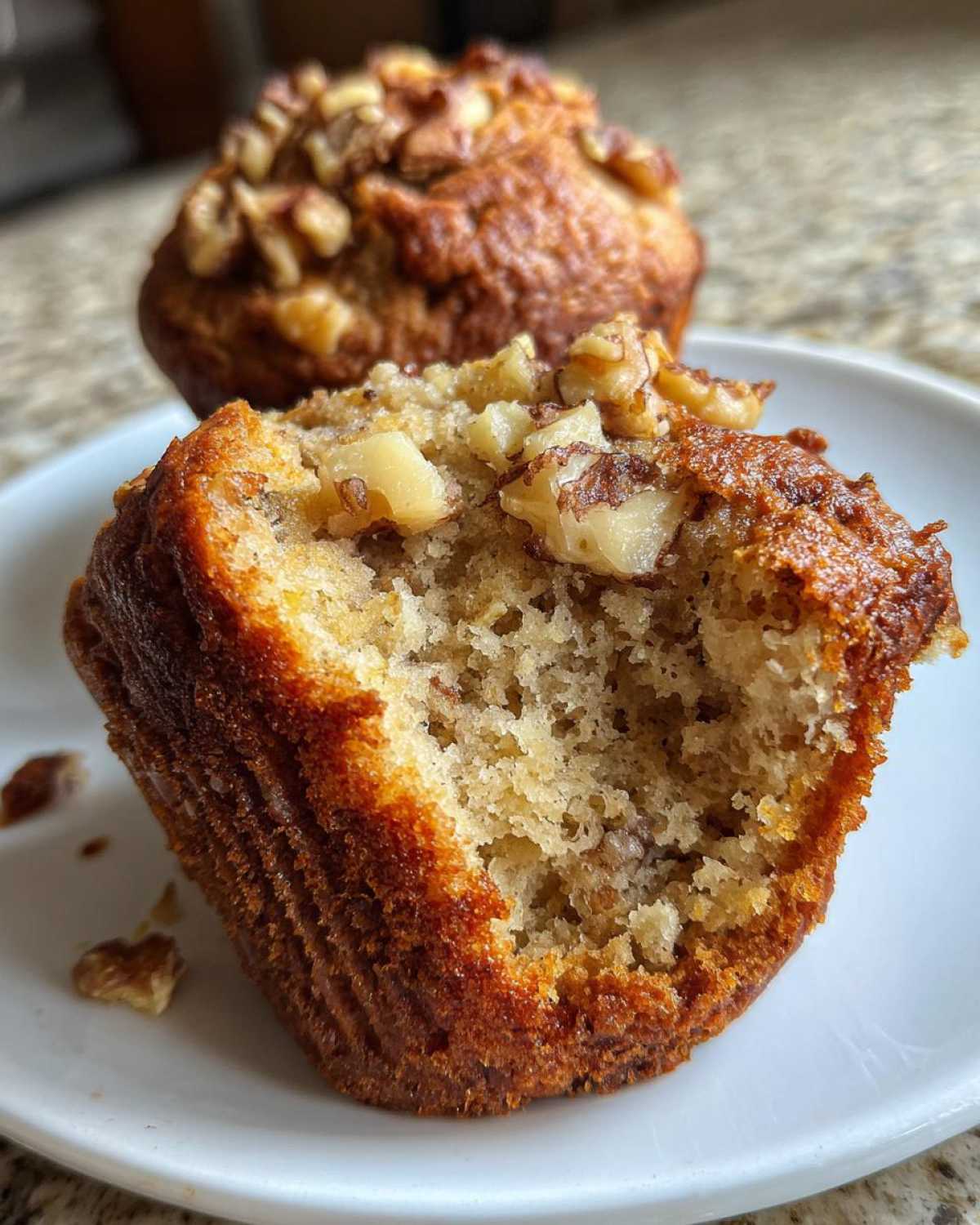 Banana walnut muffins - detail 2