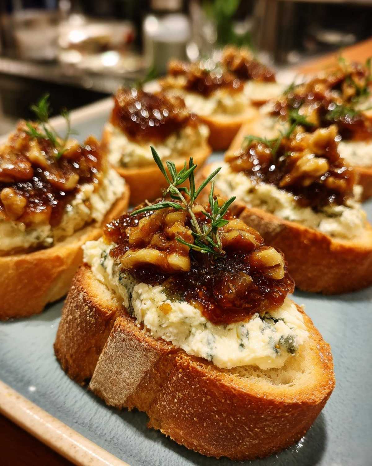 Blue Cheese and Fig Crostini - detail 1