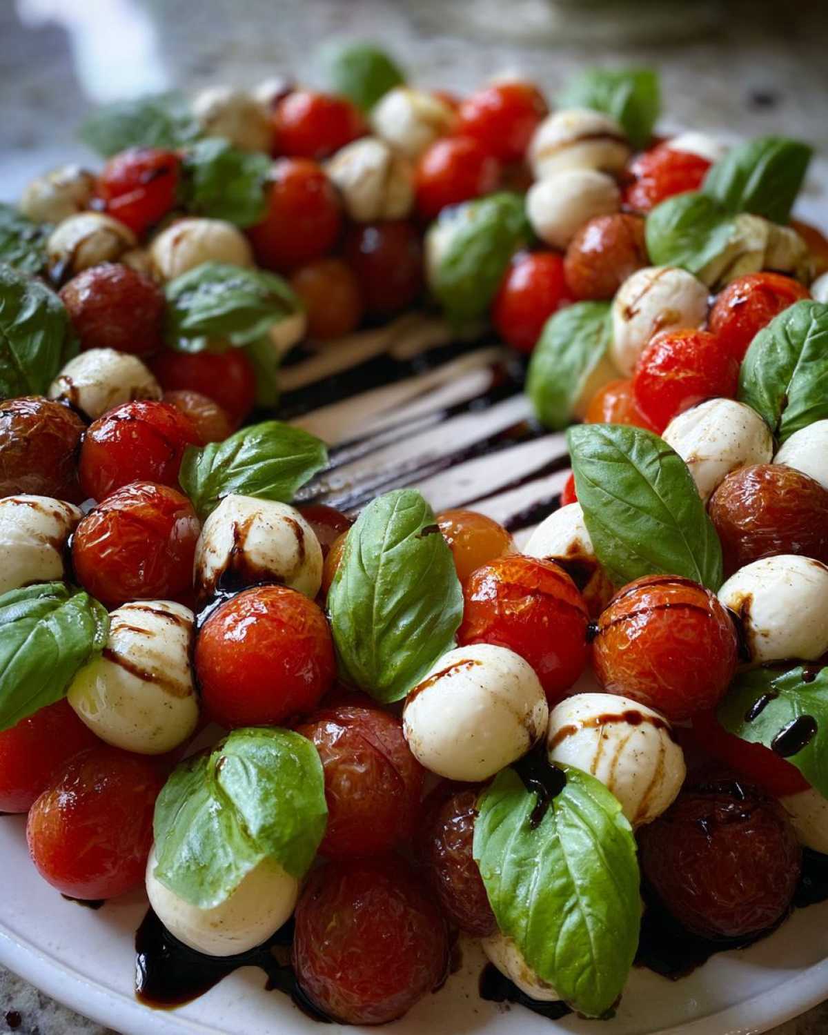 Caprese Christmas Wreath Board - detail 2
