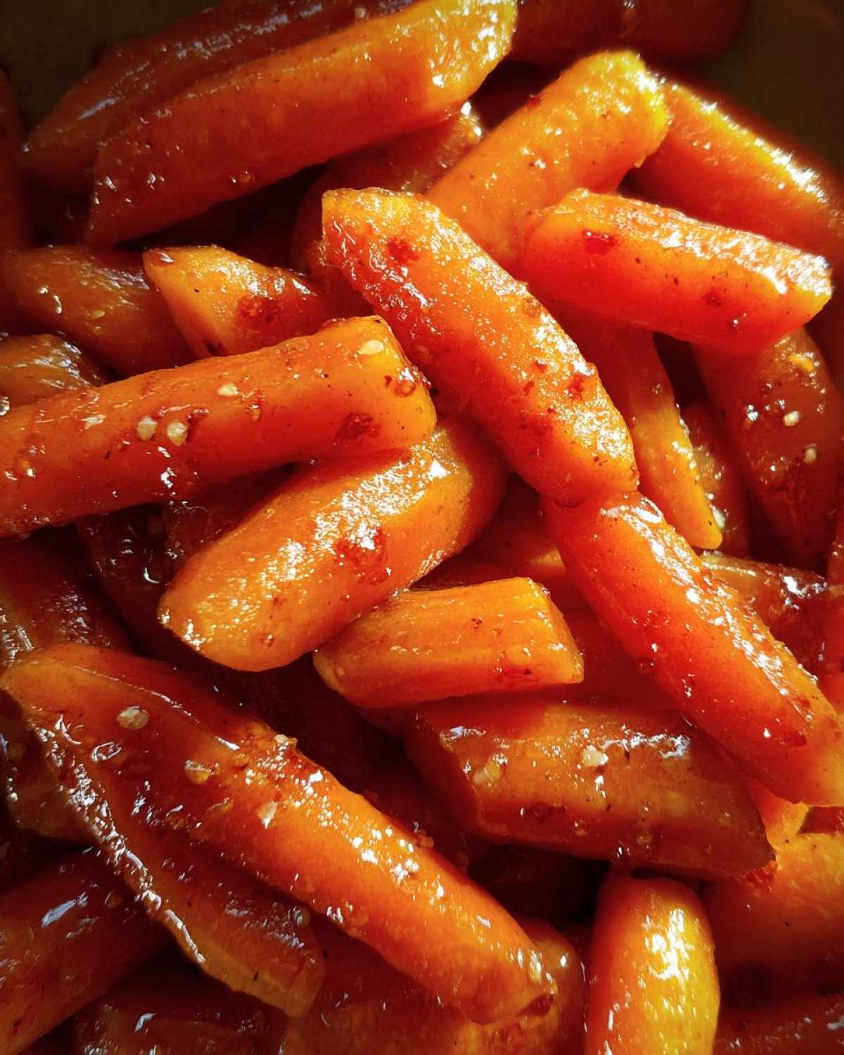 Cinnamon Maple-Glazed Carrots - detail 1