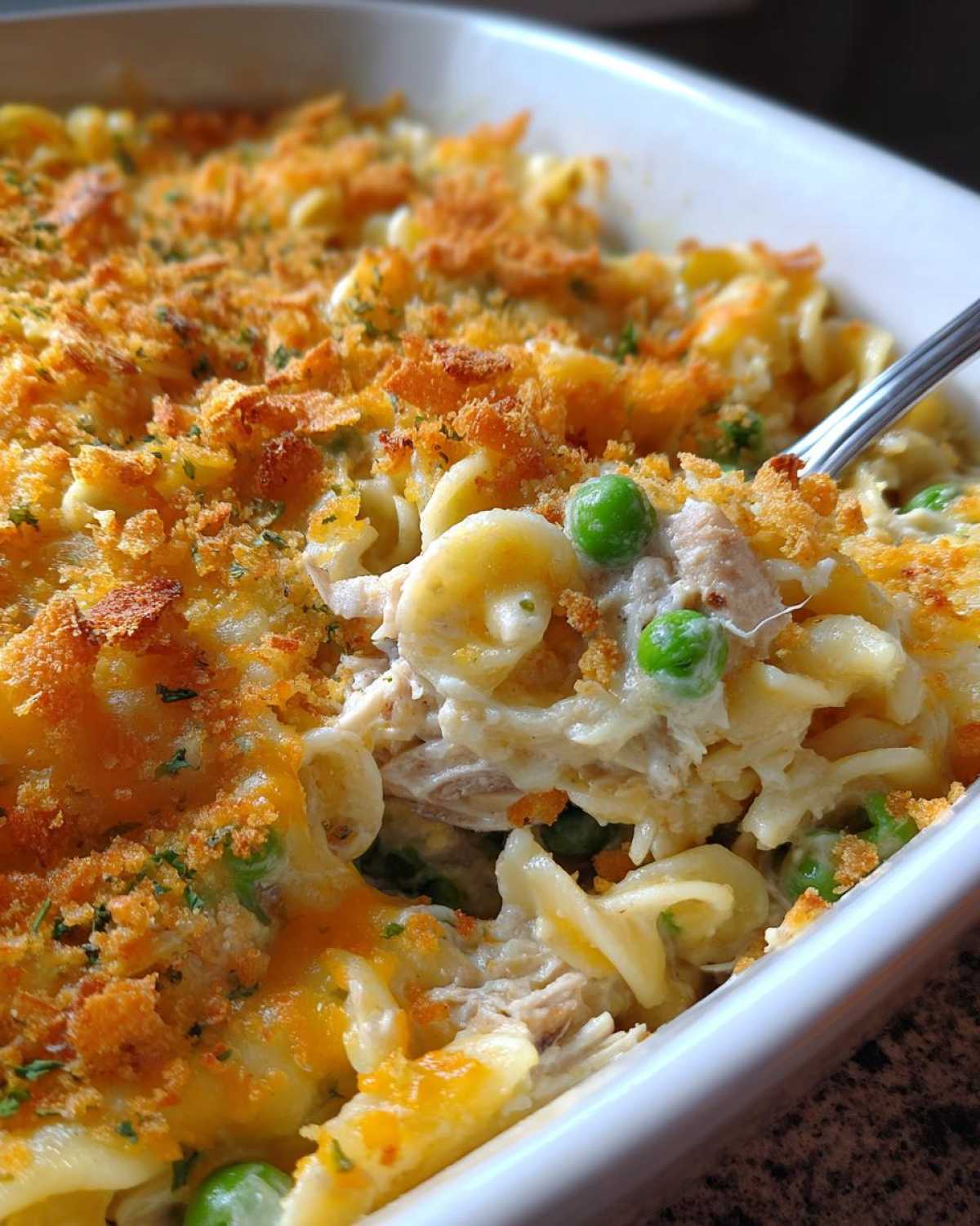 Classic tuna noodle casserole - detail 2