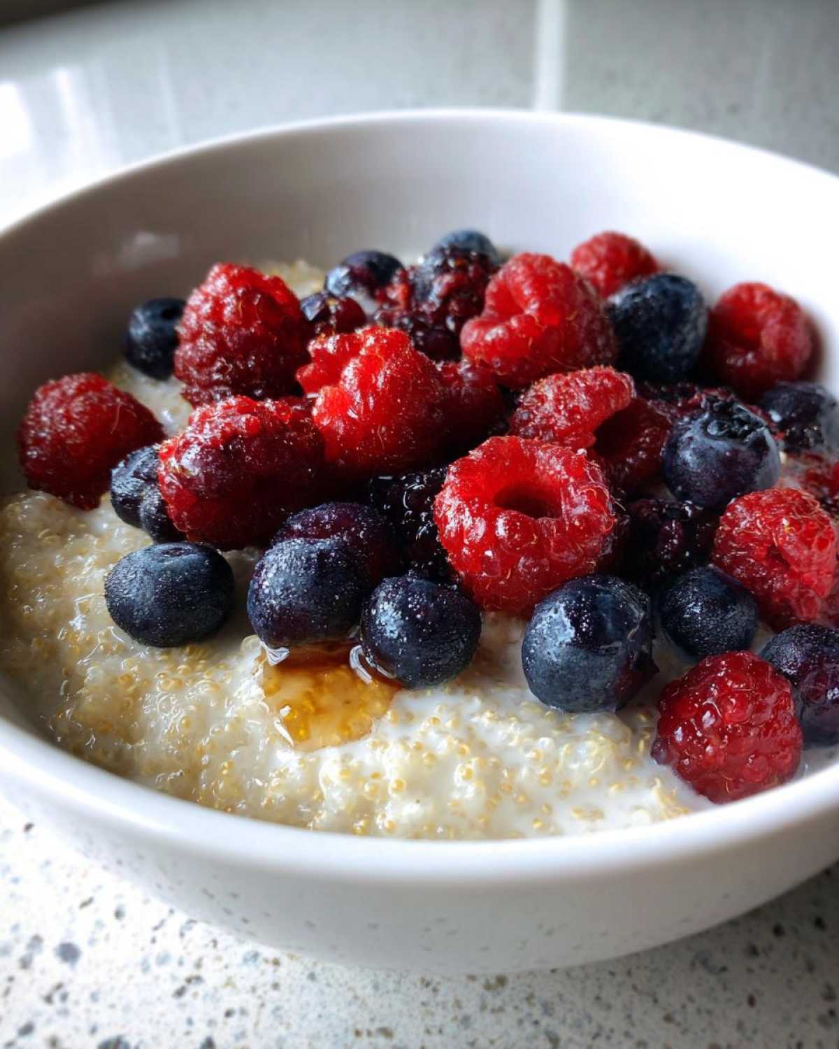 Coconut Quinoa Porridge with Berries - detail 2