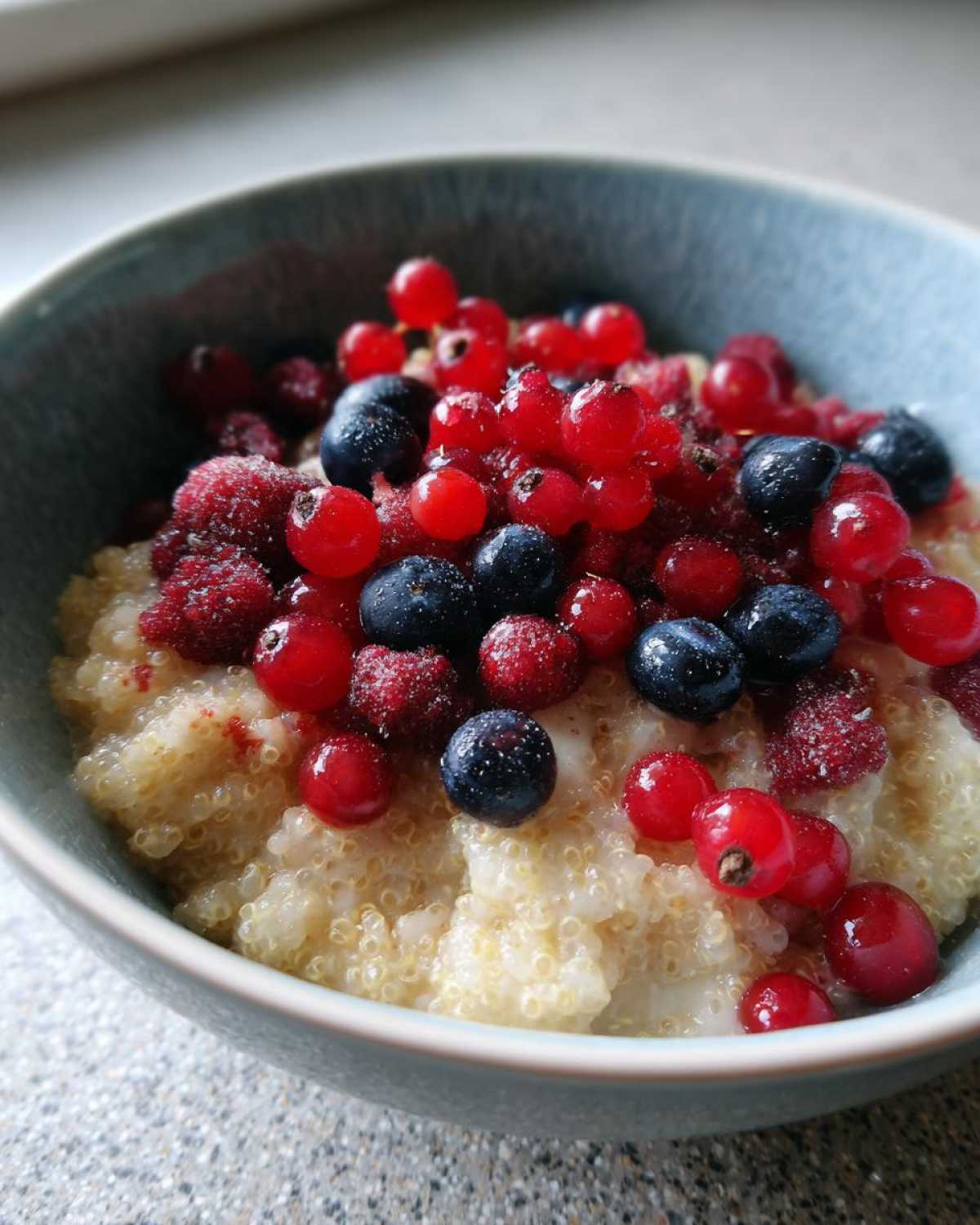 Coconut Quinoa Porridge with Berries - detail 4