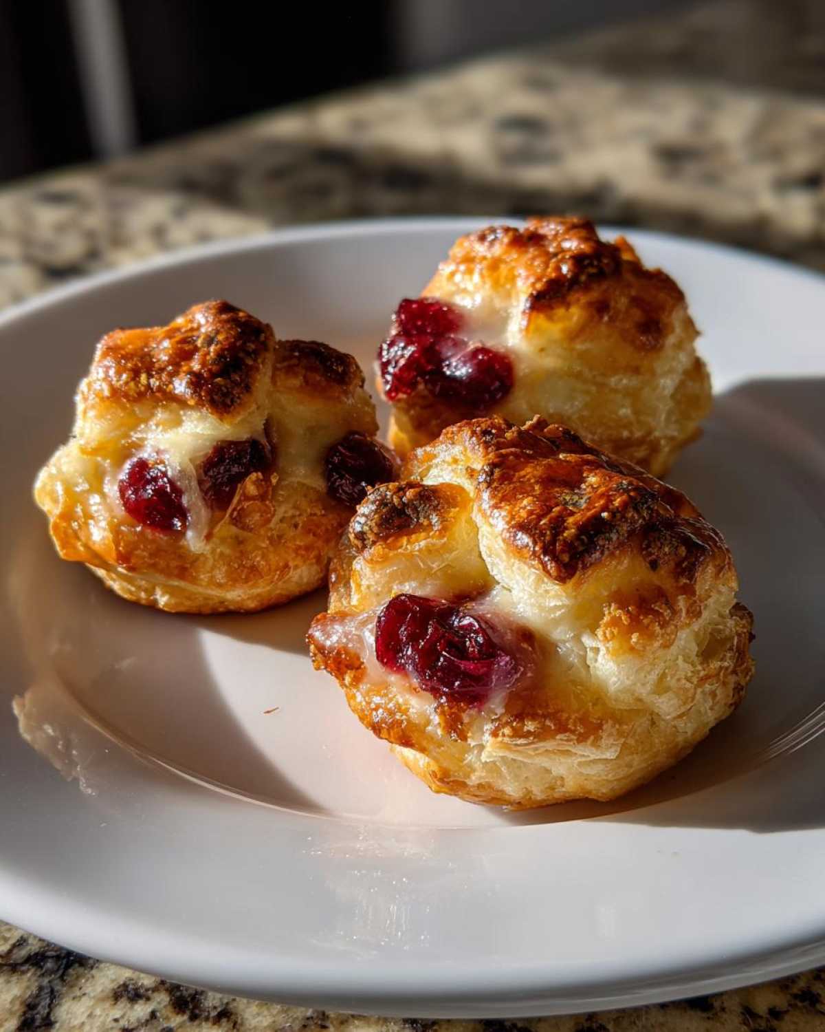 Cranberry Brie Puff Pastry Bites - detail 4