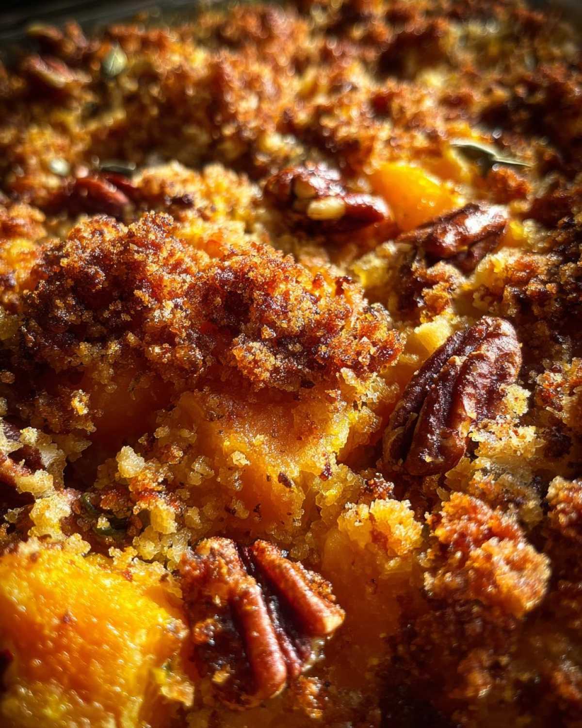 Crunchy topping squash casserole - detail 1