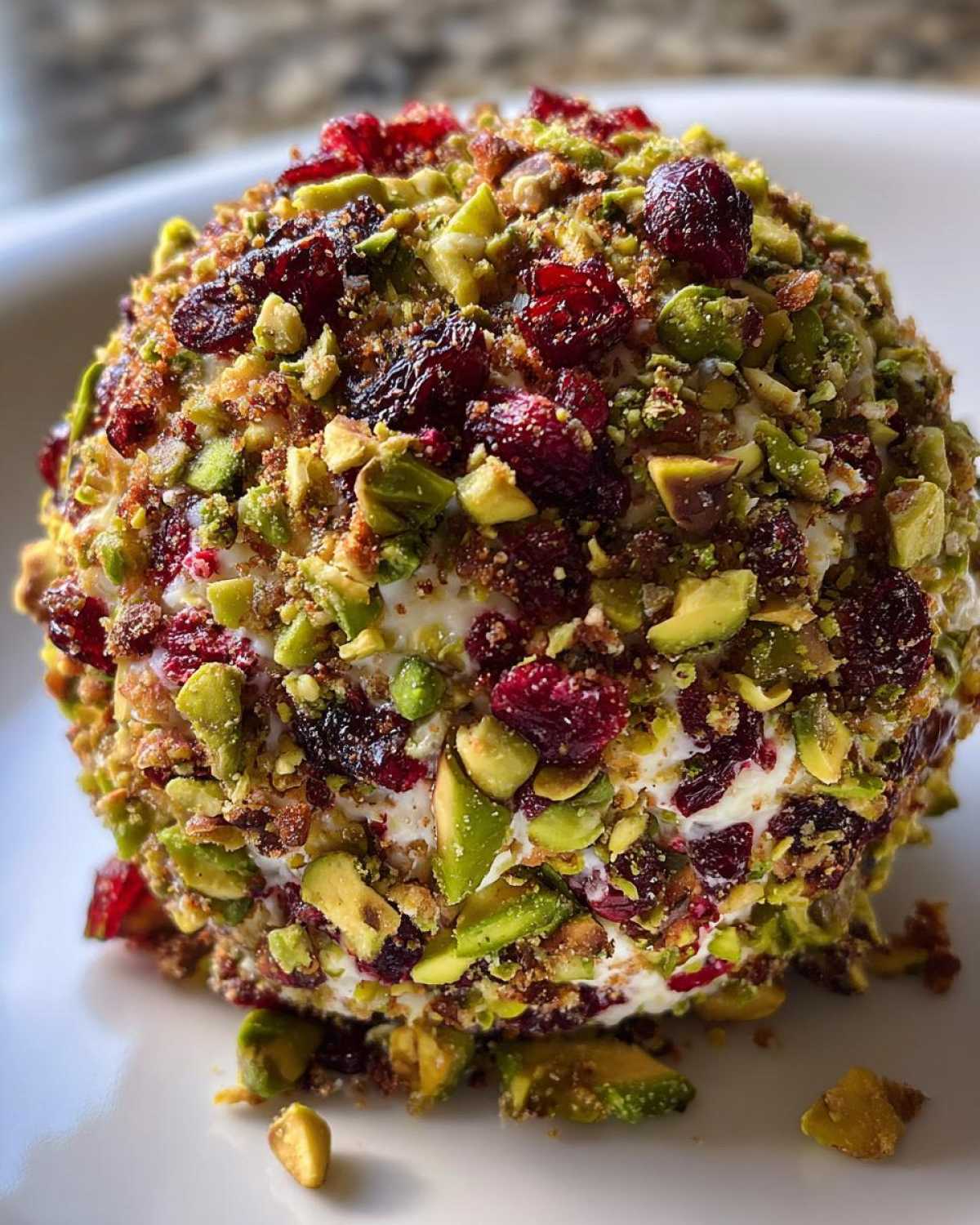 Festive Cheese Ball with Pistachios and Cranberries - detail 1