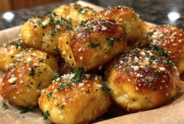 Garlic Parmesan Pretzel Bites