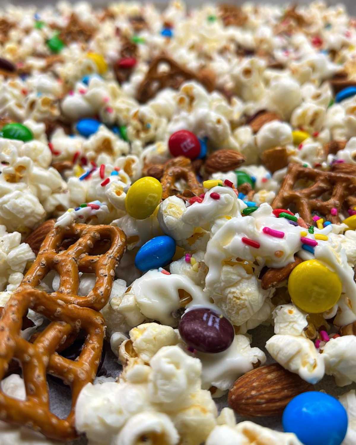 Holiday Popcorn Snack Mix - detail 1