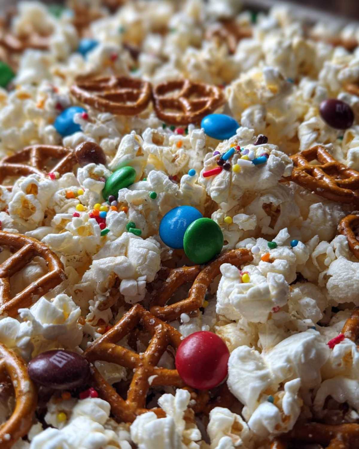 Holiday Popcorn Snack Mix - detail 2