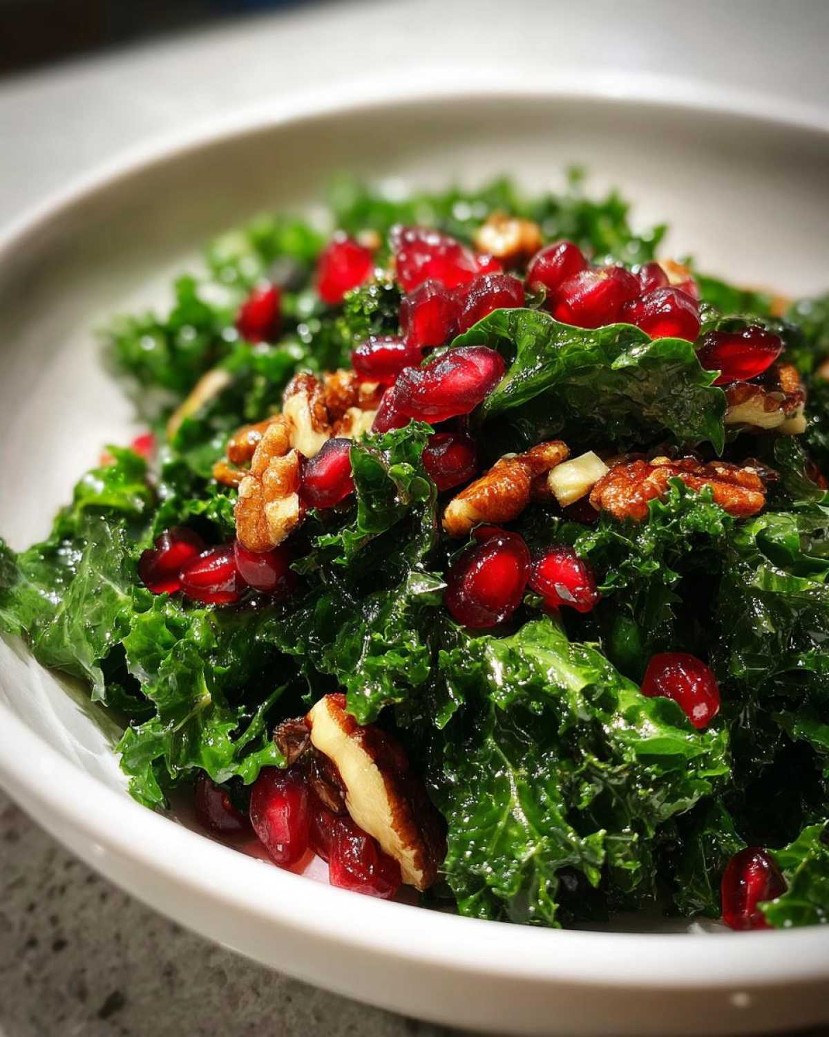 Kale and Pomegranate Winter Salad - detail 4