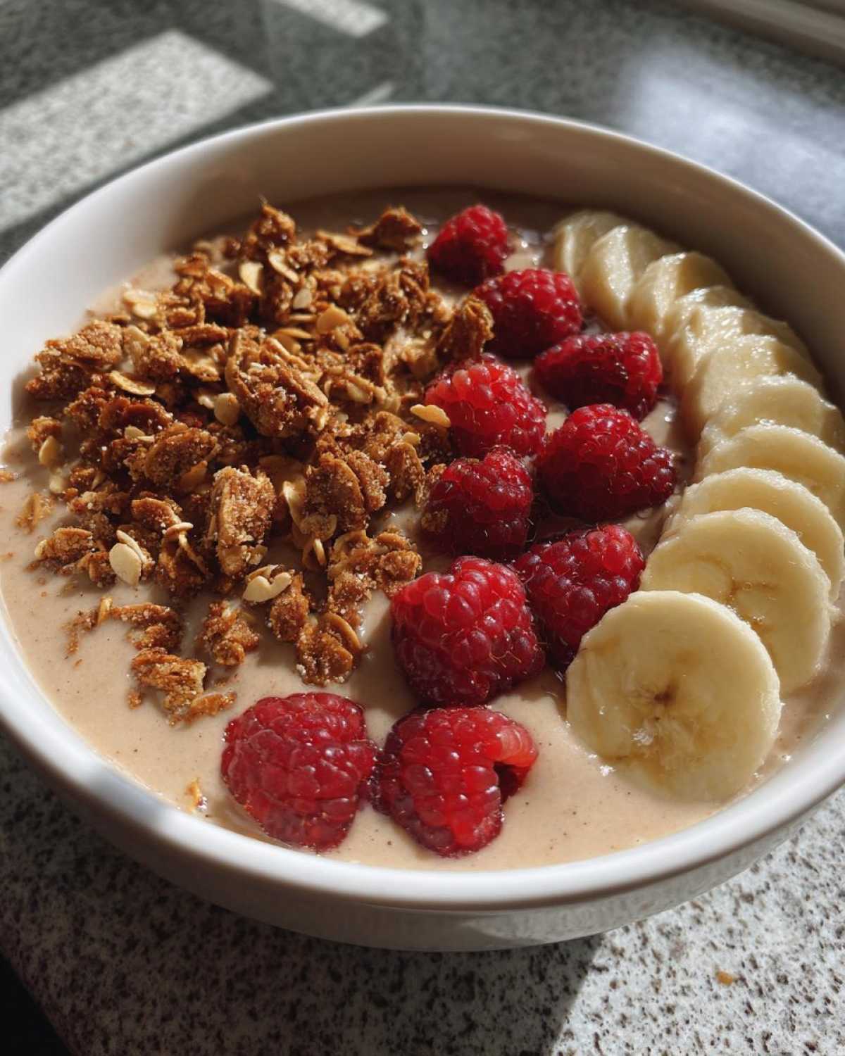 Plant-Based Gingerbread Smoothie Bowl - detail 1