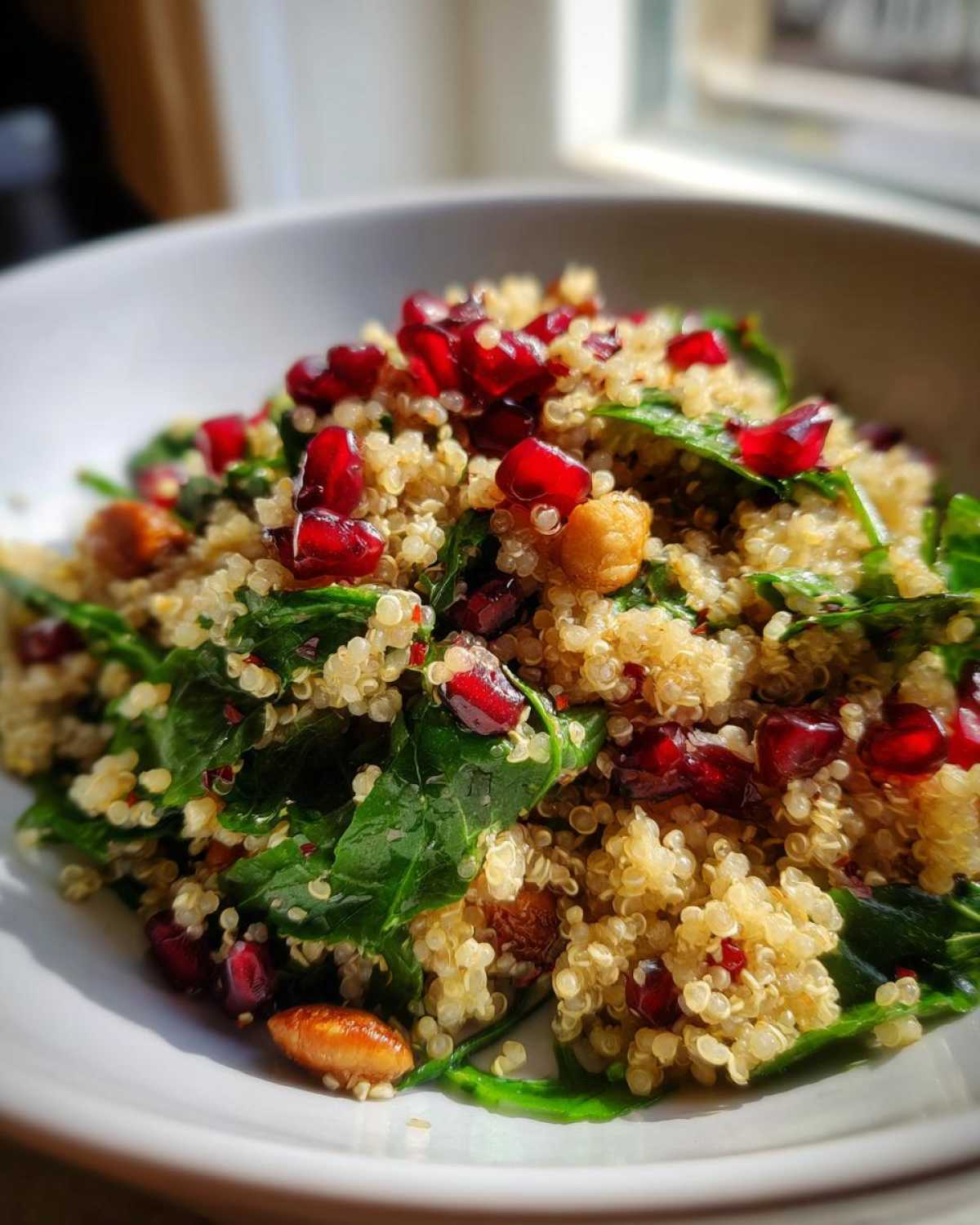 Quinoa Pomegranate Winter Salad (Vegan) - detail 2