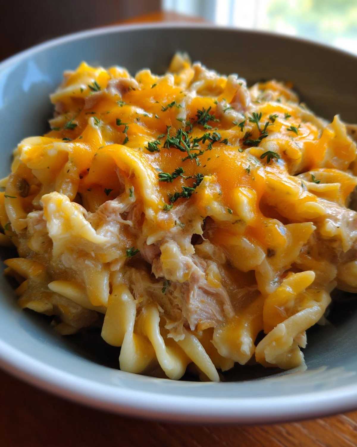 Slow cooker tuna noodle casserole - detail 1