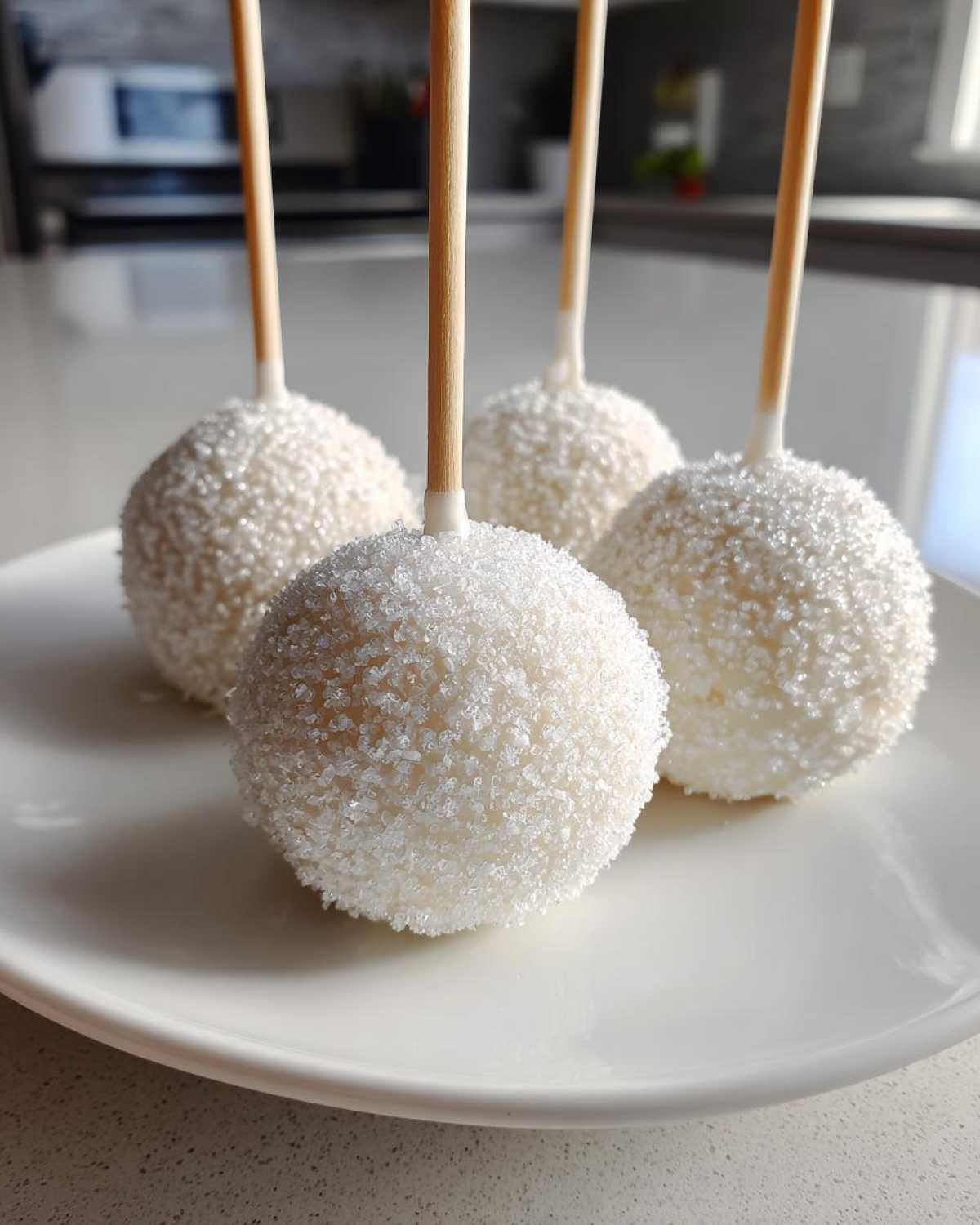 Vanilla Snowball Cake Pops - detail 1