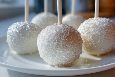Vanilla Snowball Cake Pops