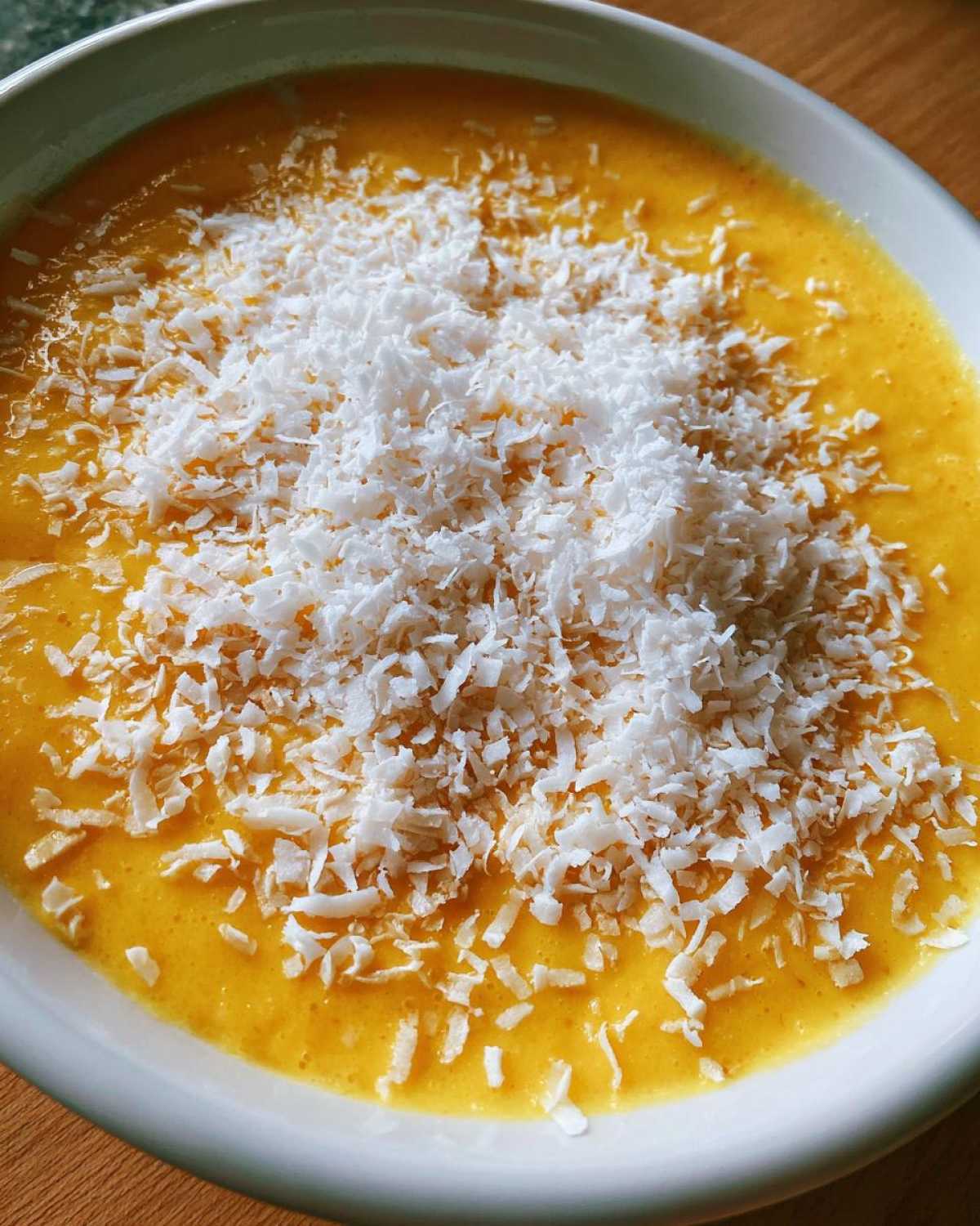 Coconut Mango Smoothie Bowl - detail 1
