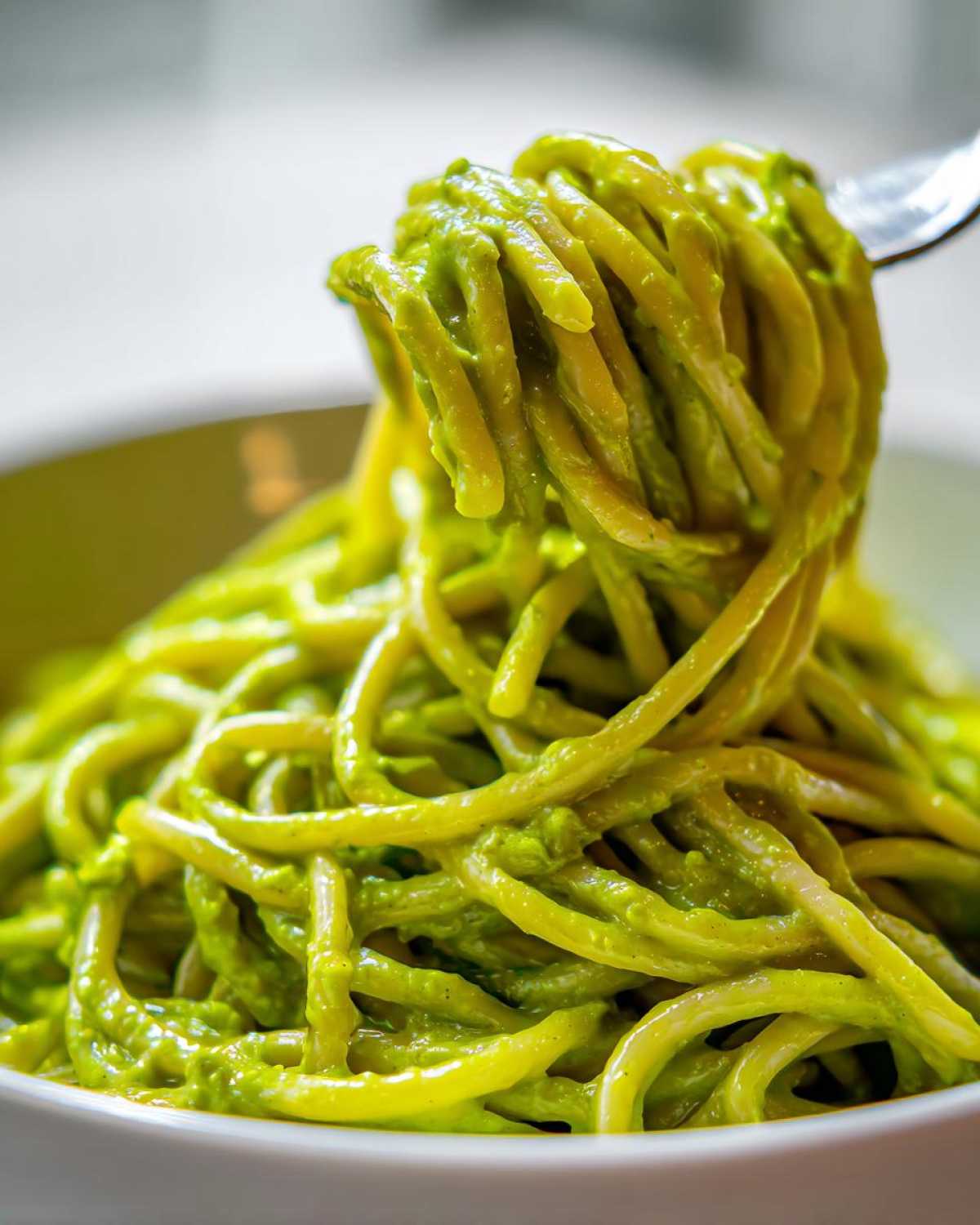 Creamy Avocado Pasta - detail 4
