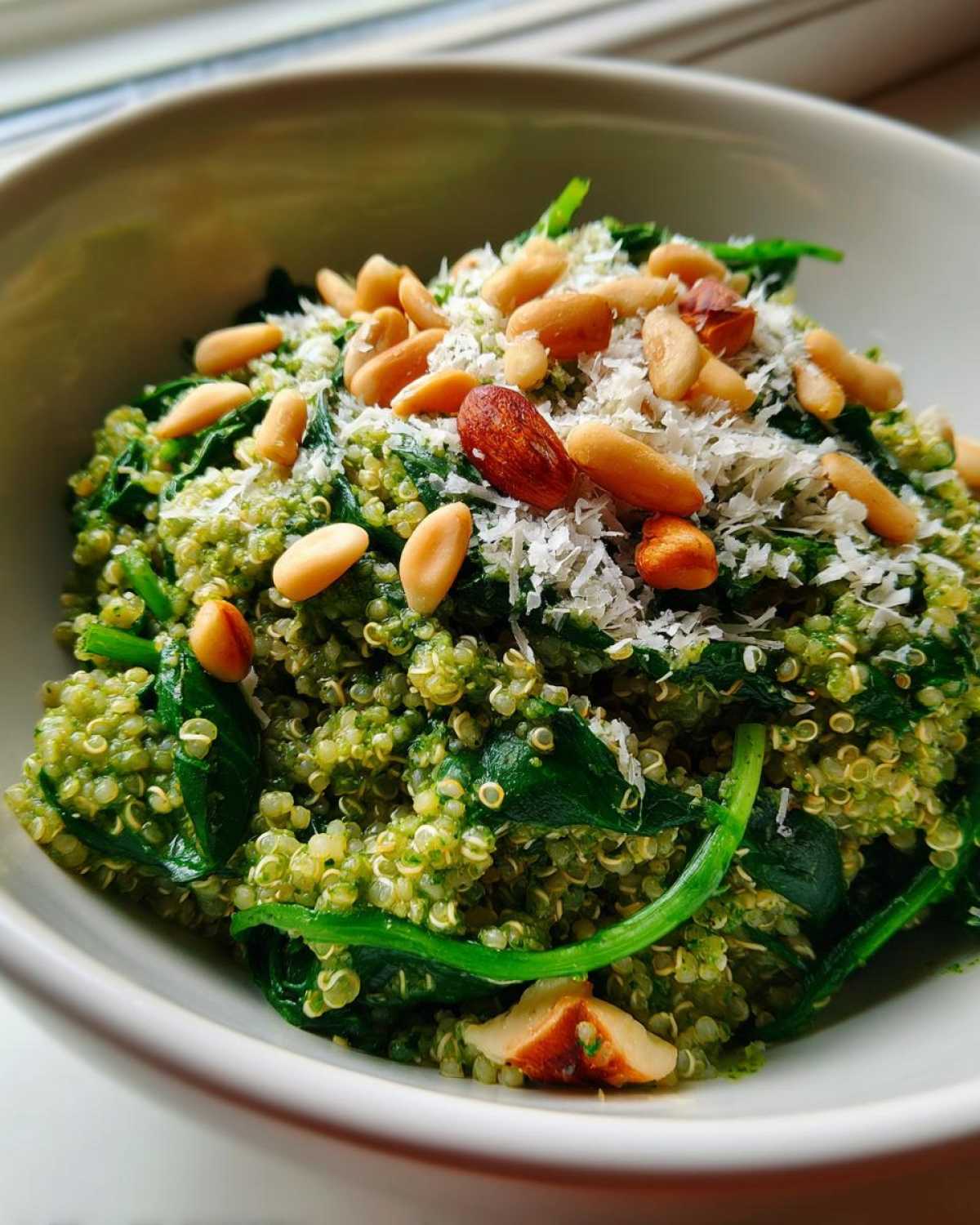 Herby Pesto Quinoa Spinach Bowls - detail 2