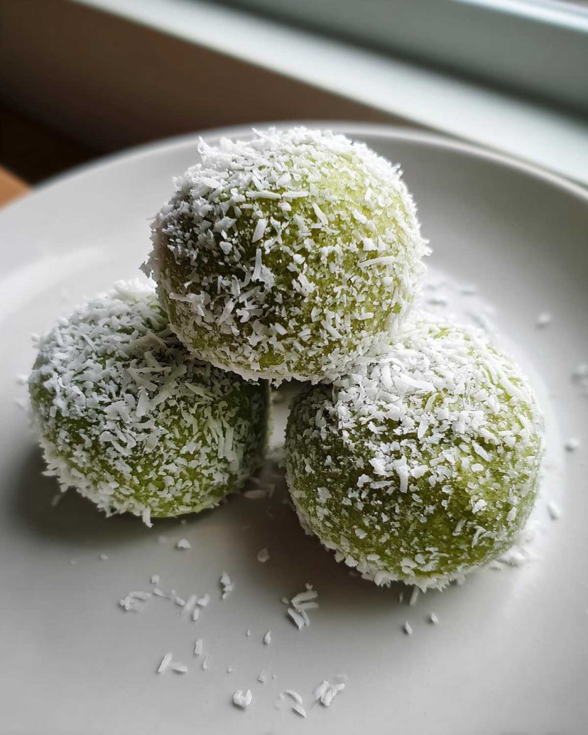 Matcha Coconut Snowball Cookies - detail 2