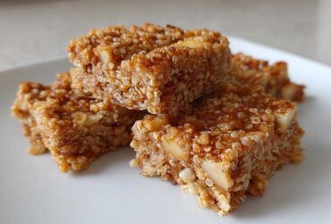Quinoa Apple Cinnamon Breakfast Bars