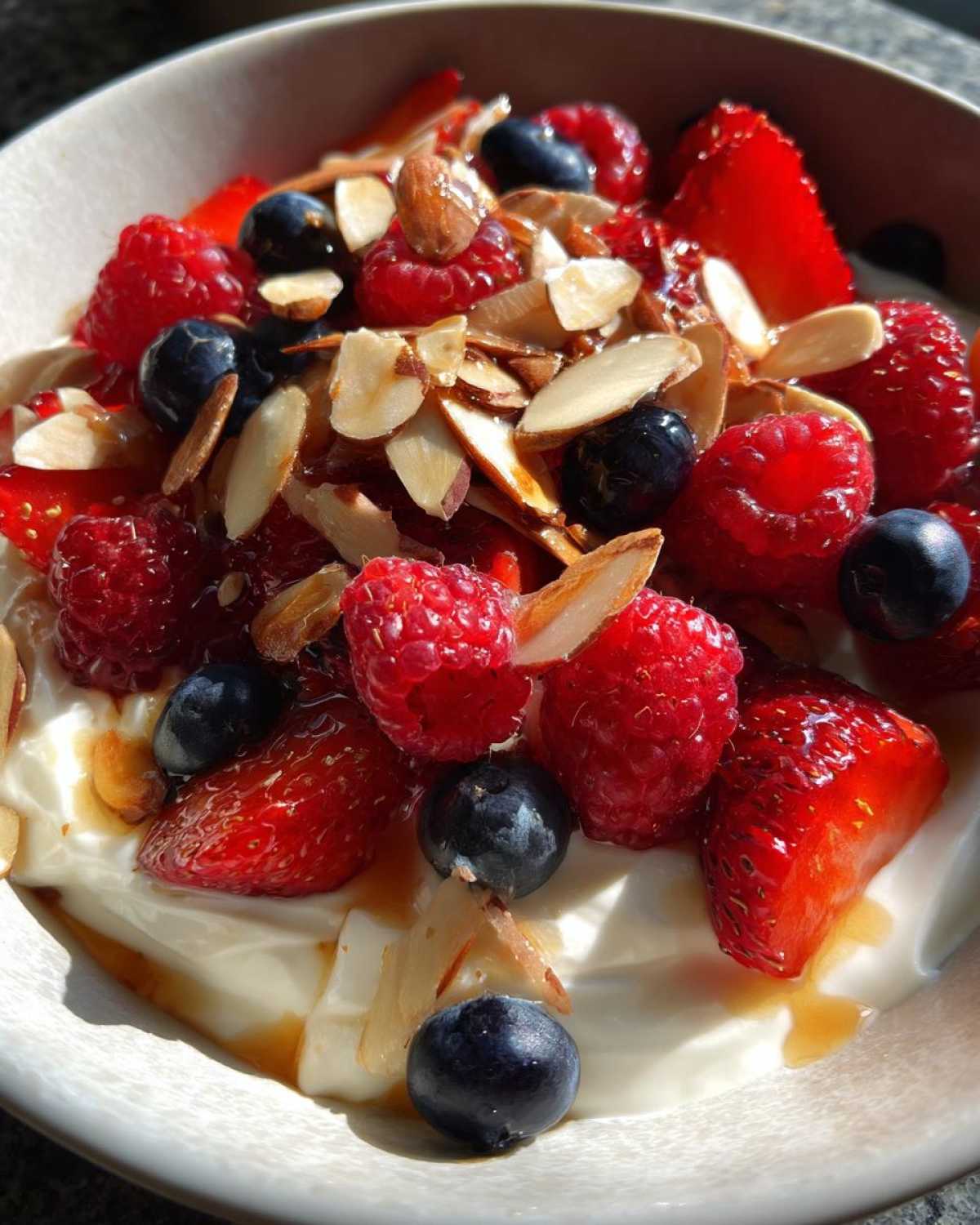 Red Berry Almond Yogurt Bowl - detail 1