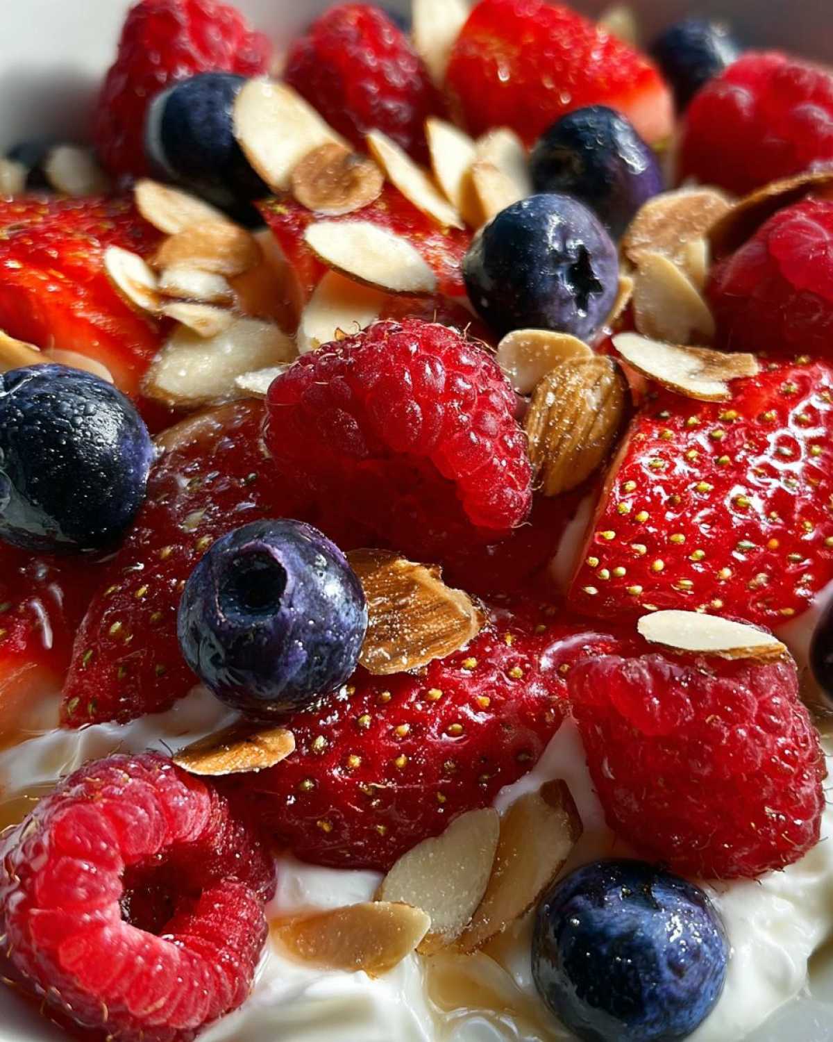 Red Berry Almond Yogurt Bowl - detail 2