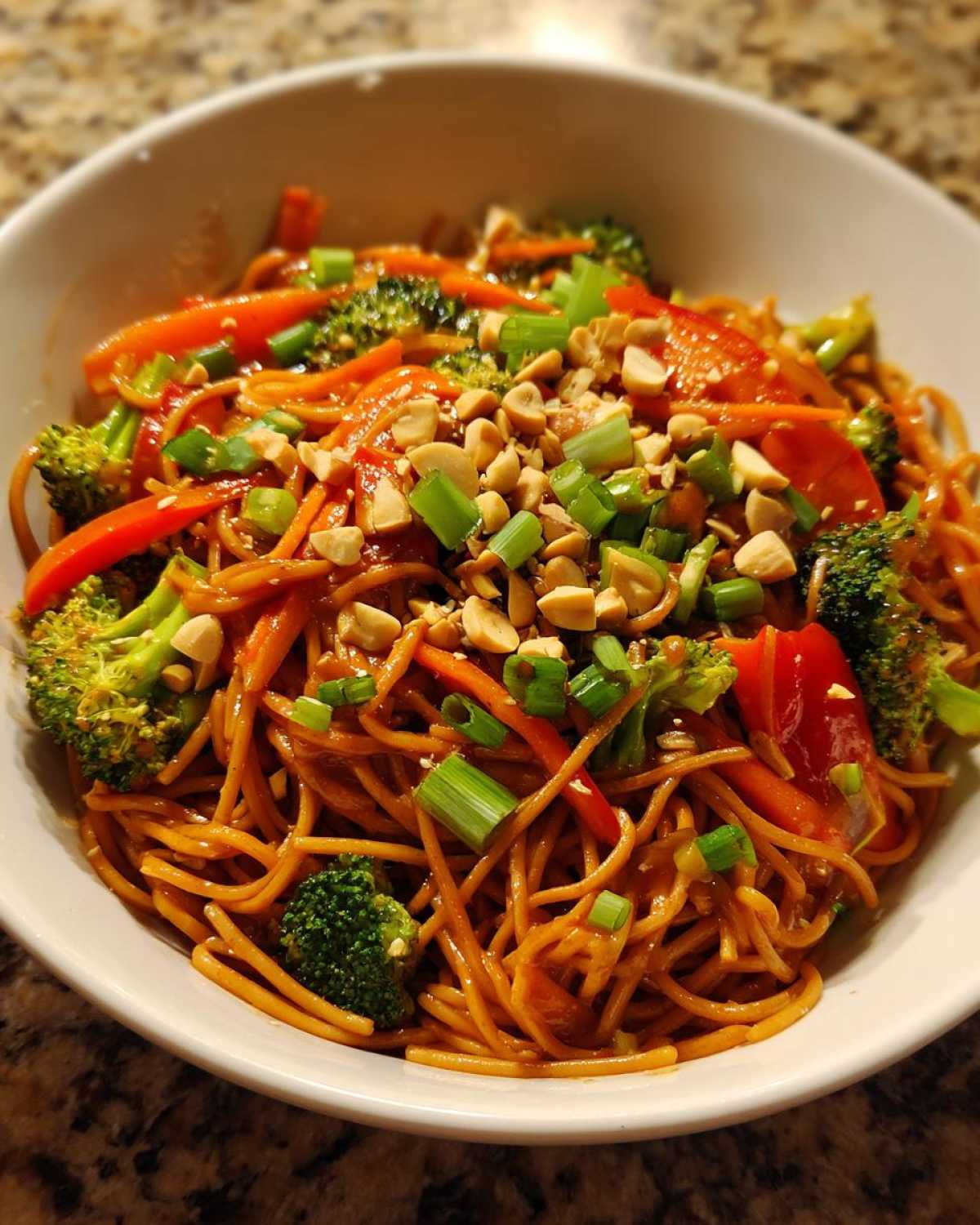 Spicy Peanut Stir-Fry Noodles - detail 1