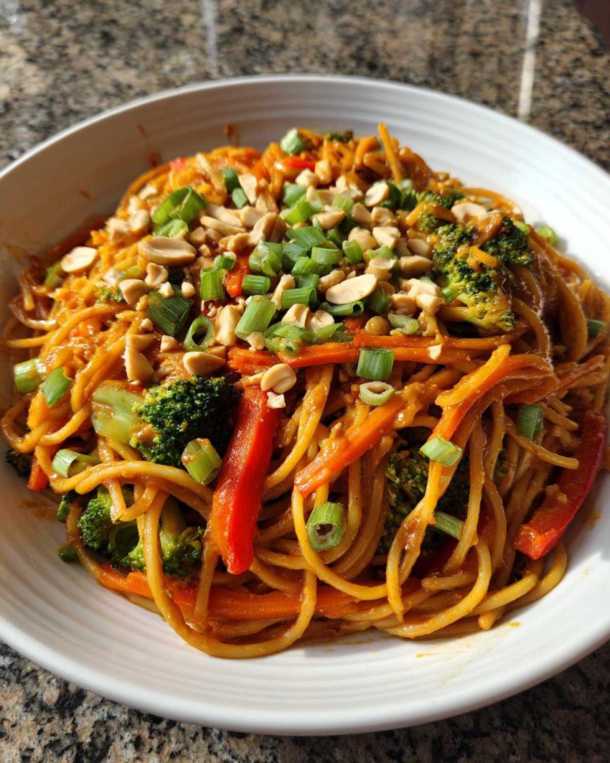 Spicy Peanut Stir-Fry Noodles - detail 2