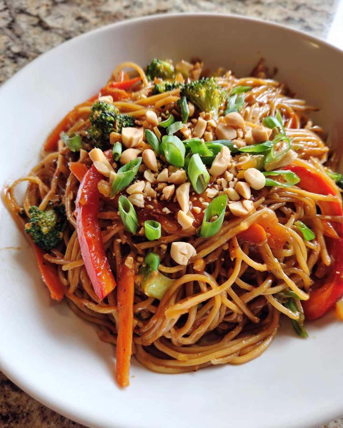 Spicy Peanut Stir-Fry Noodles - detail 3