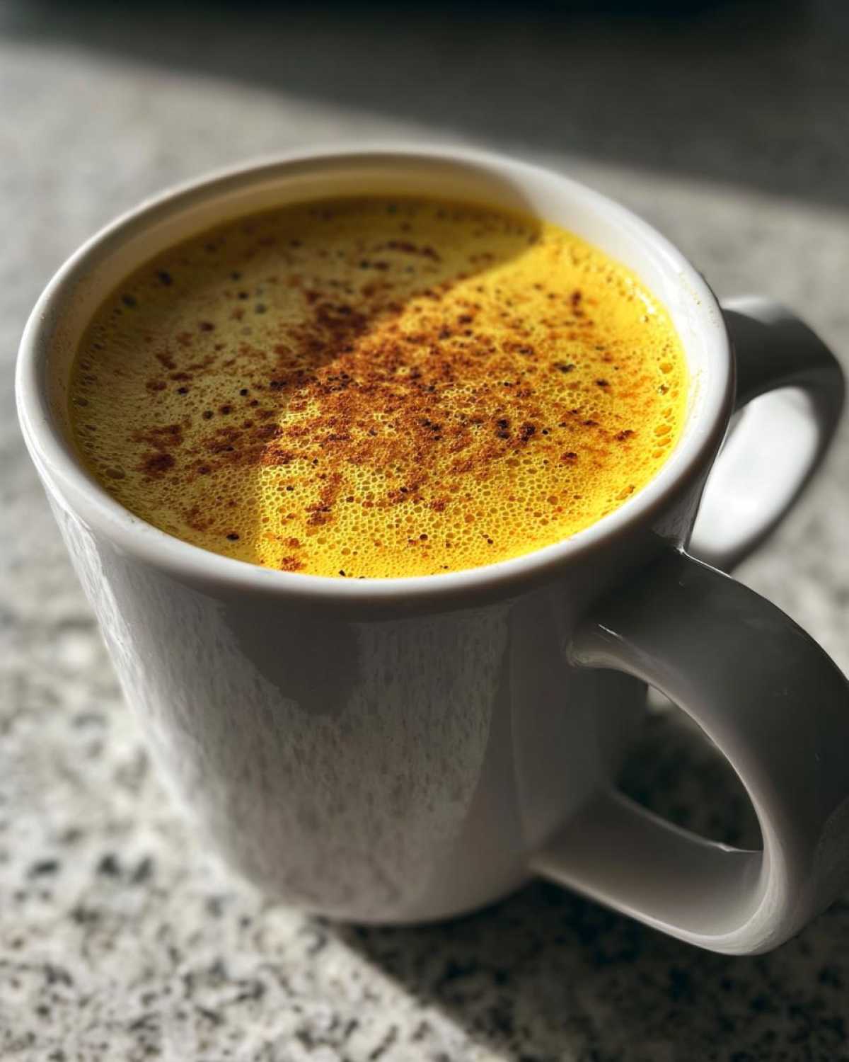 Turmeric Golden Milk Latte - detail 2